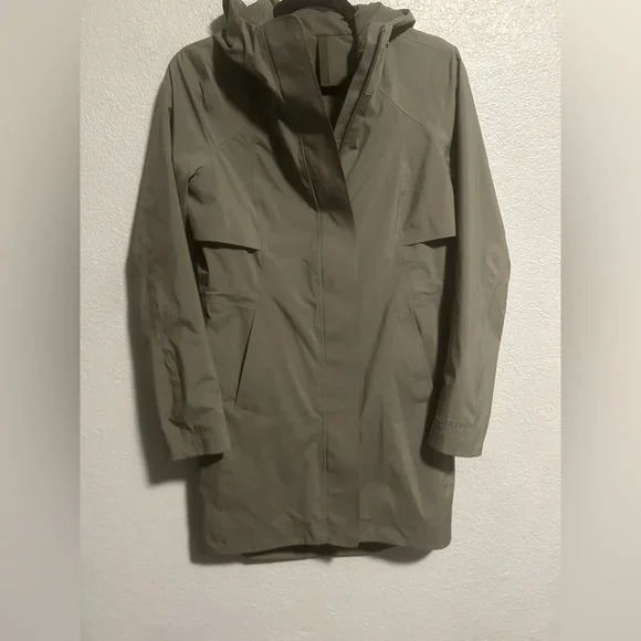 Lululemon Rain Rebel Stretch Jacket - Picture 3 of 12